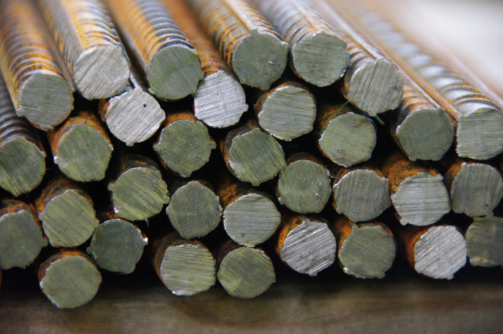 a pile of iron rods