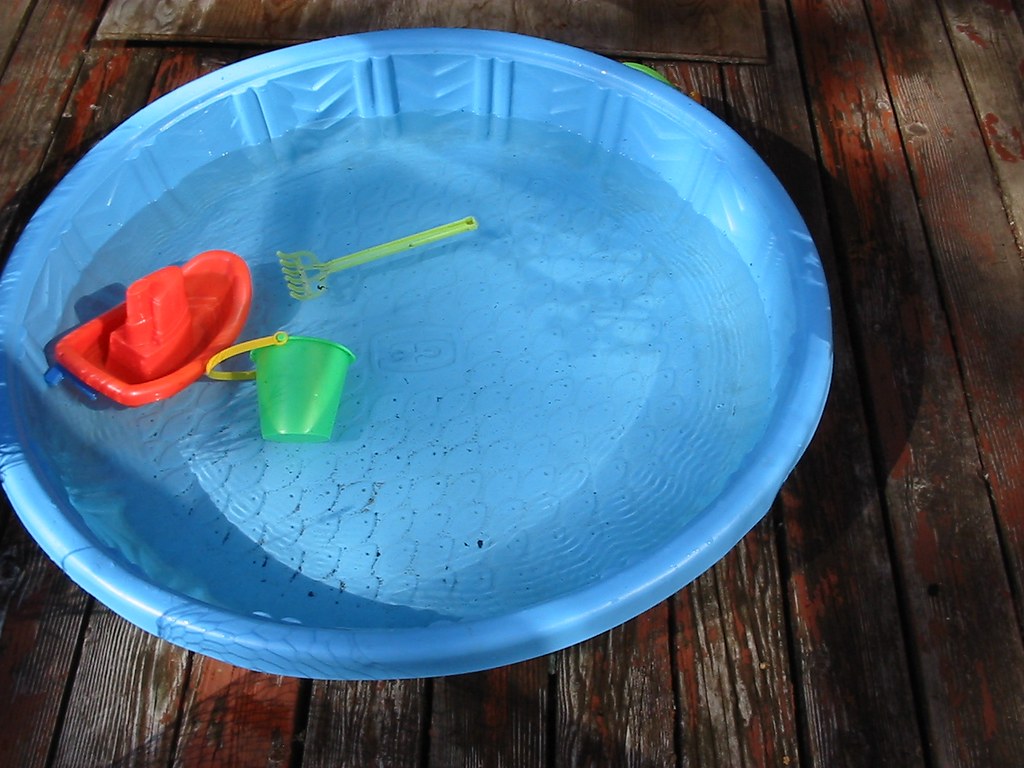 Kiddie pool.